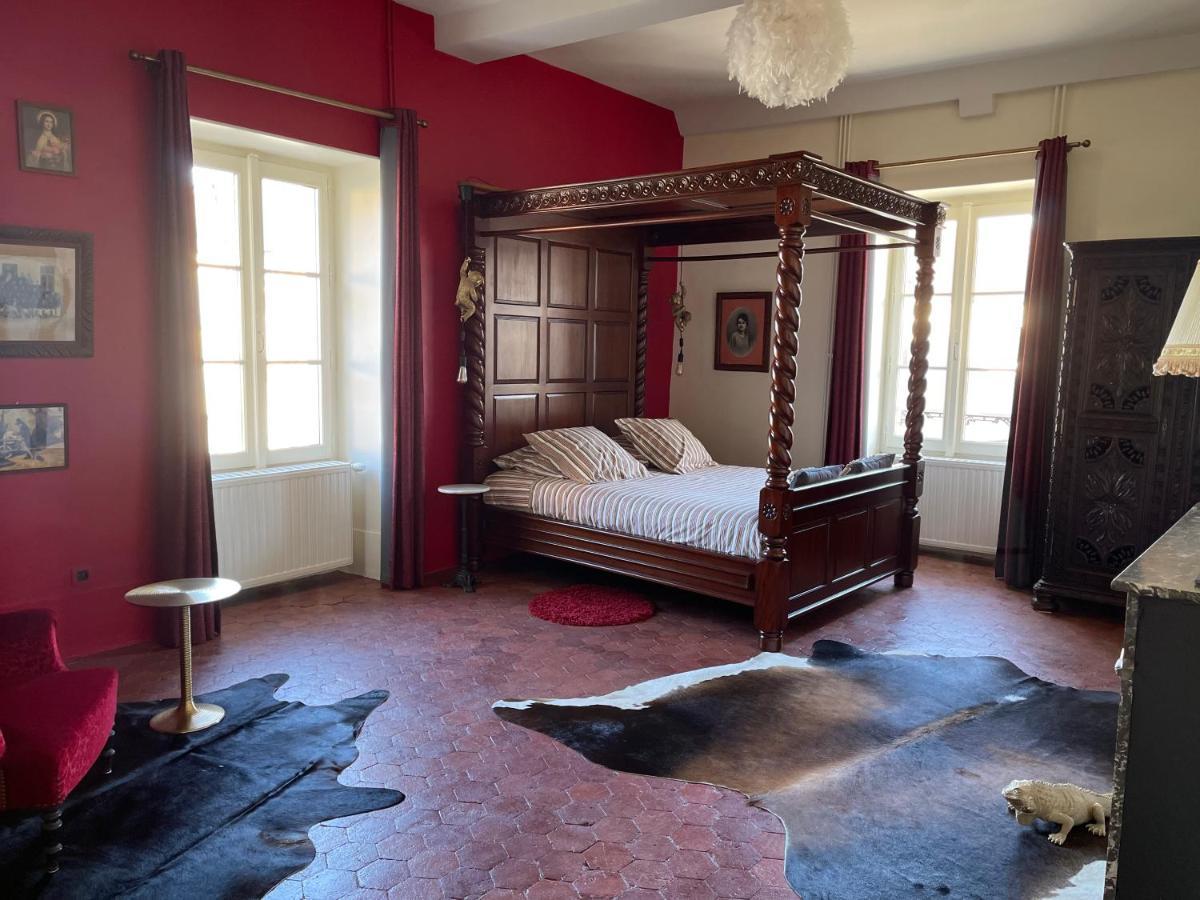 Le Prieure Hotel Noyers-sur-Serein Eksteriør billede