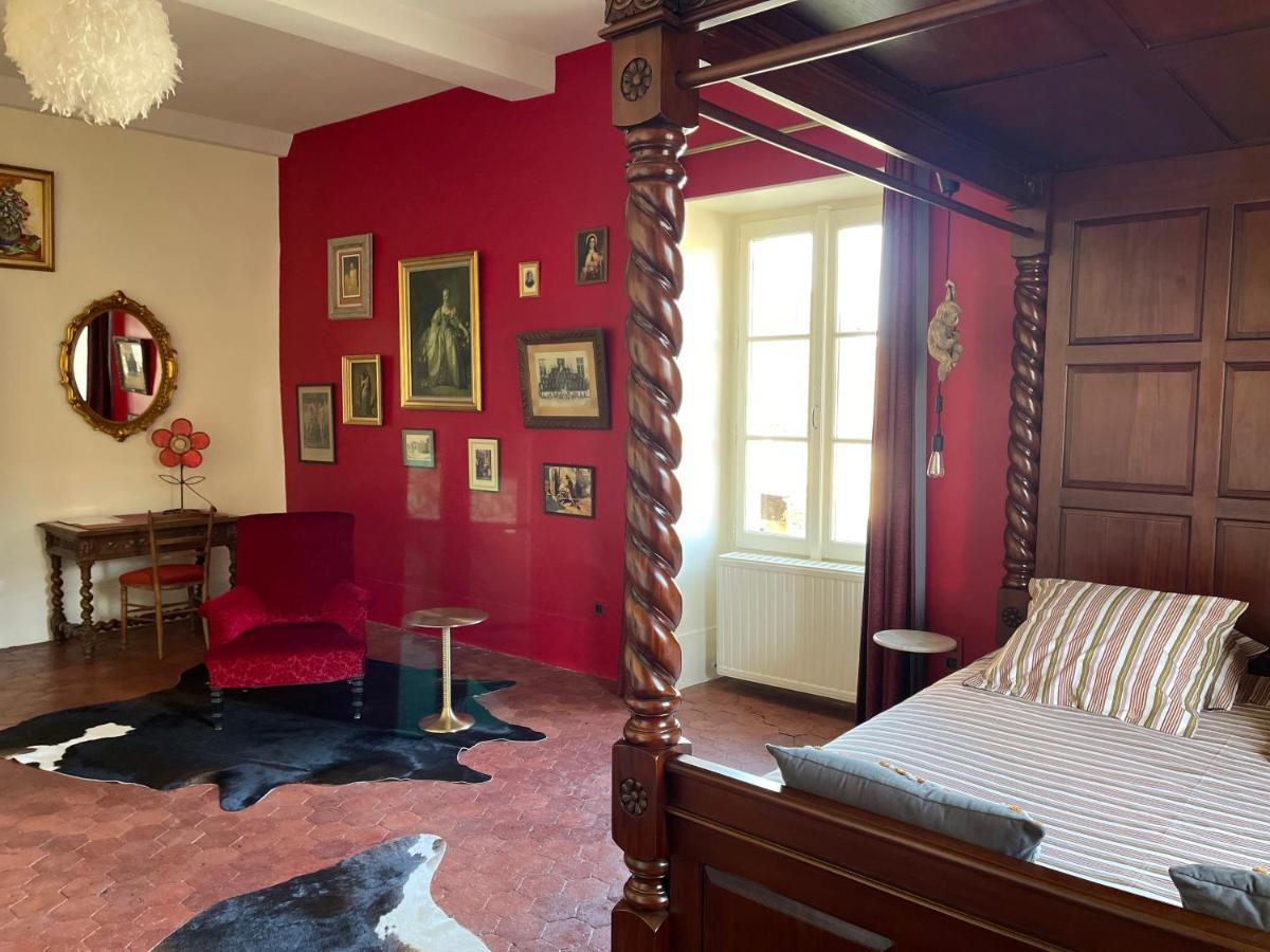 Le Prieure Hotel Noyers-sur-Serein Eksteriør billede
