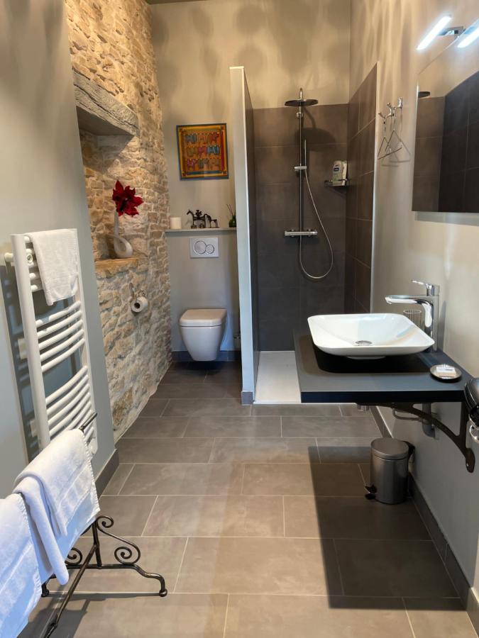 Le Prieure Hotel Noyers-sur-Serein Eksteriør billede