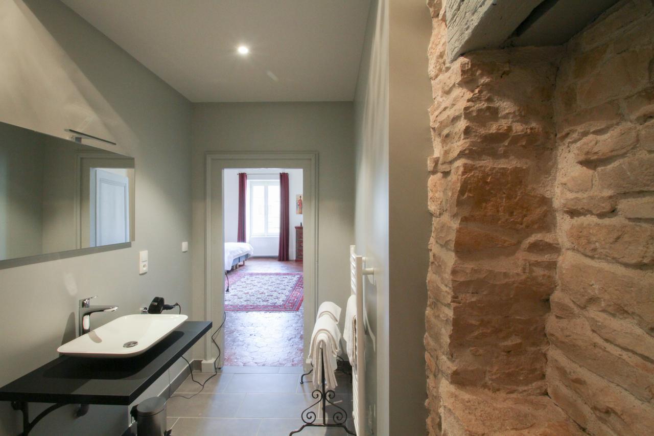 Le Prieure Hotel Noyers-sur-Serein Eksteriør billede