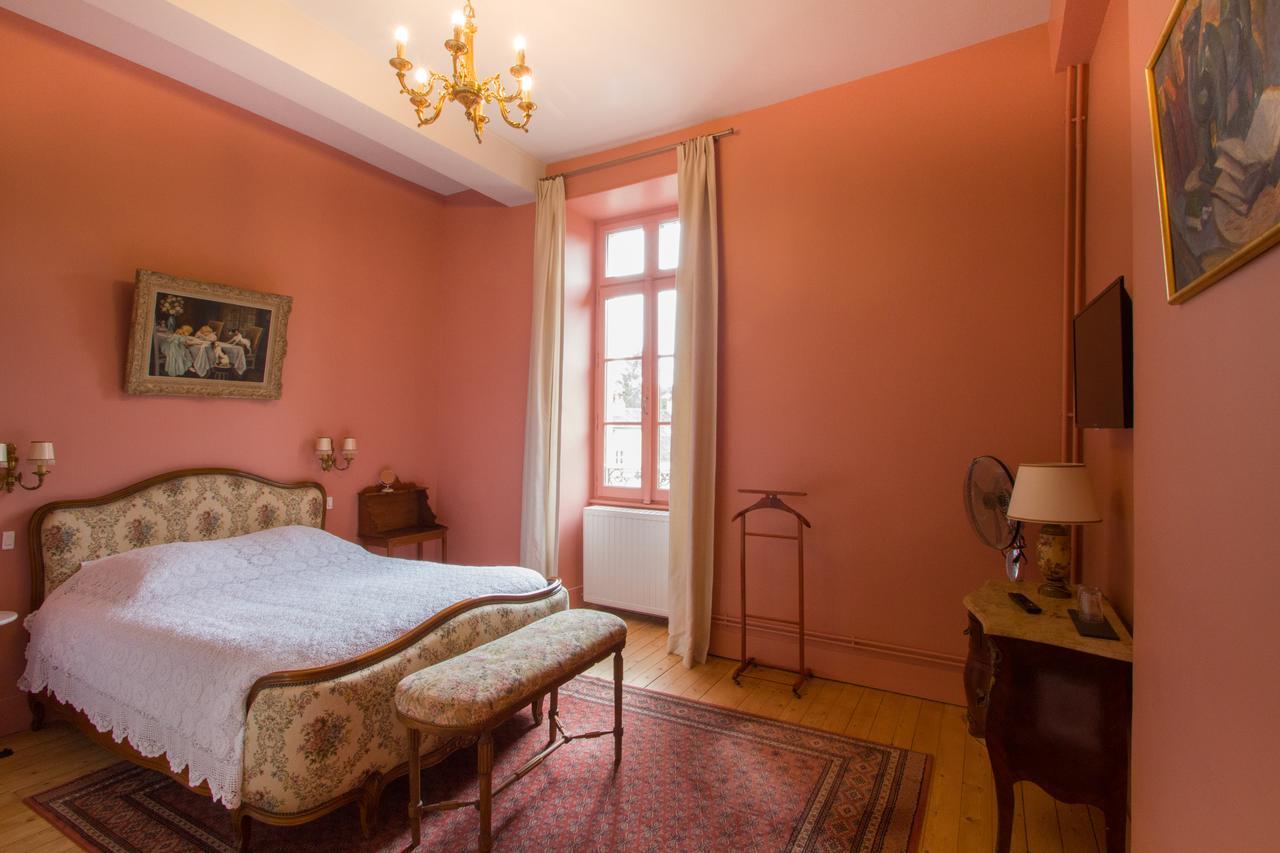 Le Prieure Hotel Noyers-sur-Serein Eksteriør billede