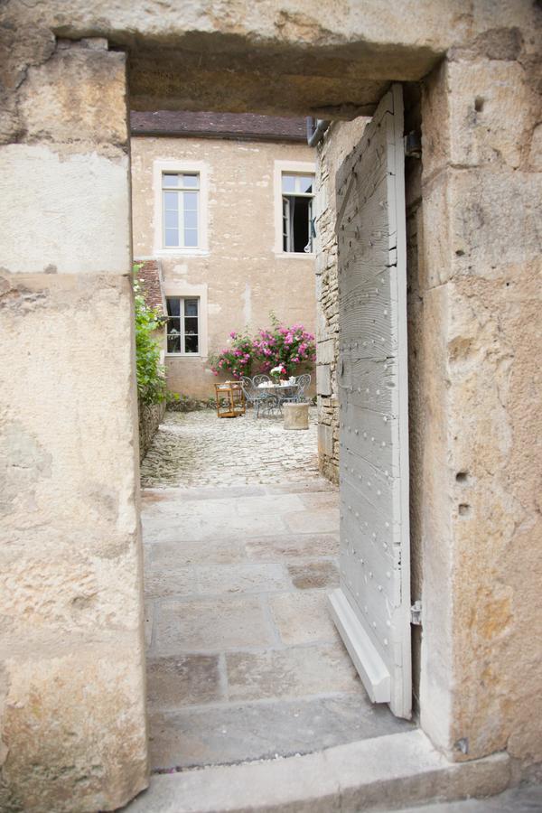 Le Prieure Hotel Noyers-sur-Serein Eksteriør billede
