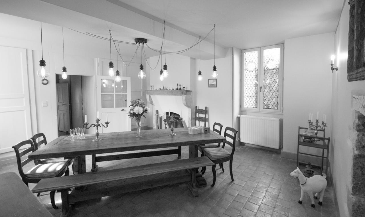 Le Prieure Hotel Noyers-sur-Serein Eksteriør billede