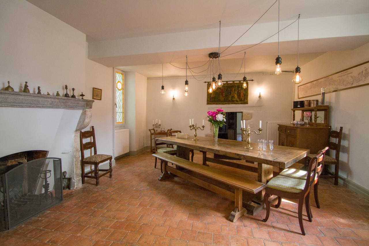 Le Prieure Hotel Noyers-sur-Serein Eksteriør billede