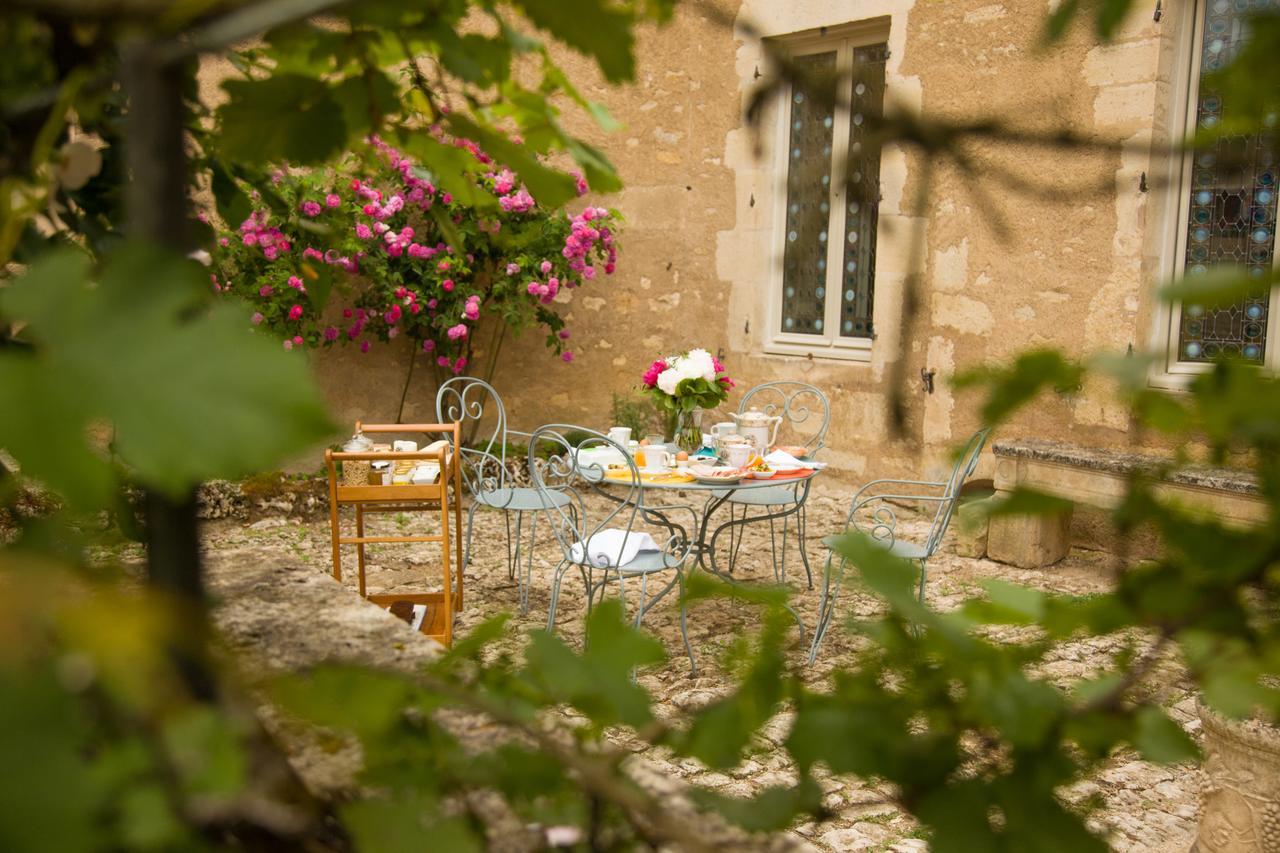 Le Prieure Hotel Noyers-sur-Serein Eksteriør billede
