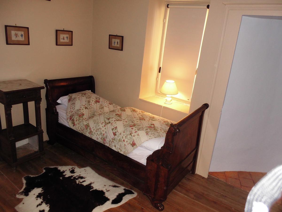Le Prieure Hotel Noyers-sur-Serein Eksteriør billede