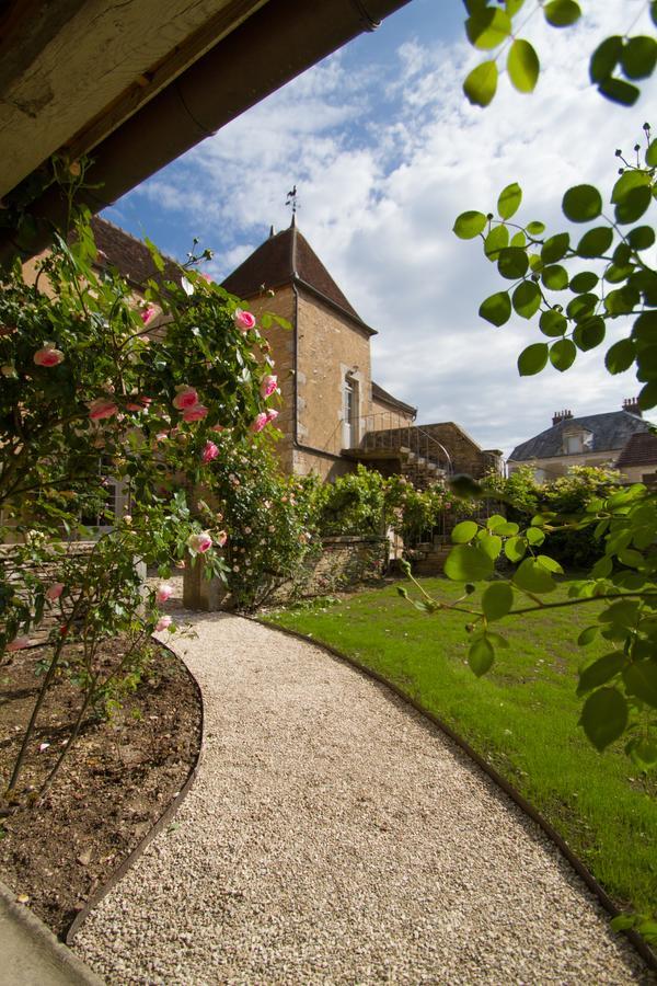 Le Prieure Hotel Noyers-sur-Serein Eksteriør billede