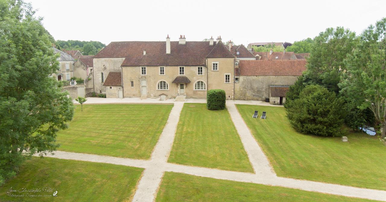 Le Prieure Hotel Noyers-sur-Serein Eksteriør billede